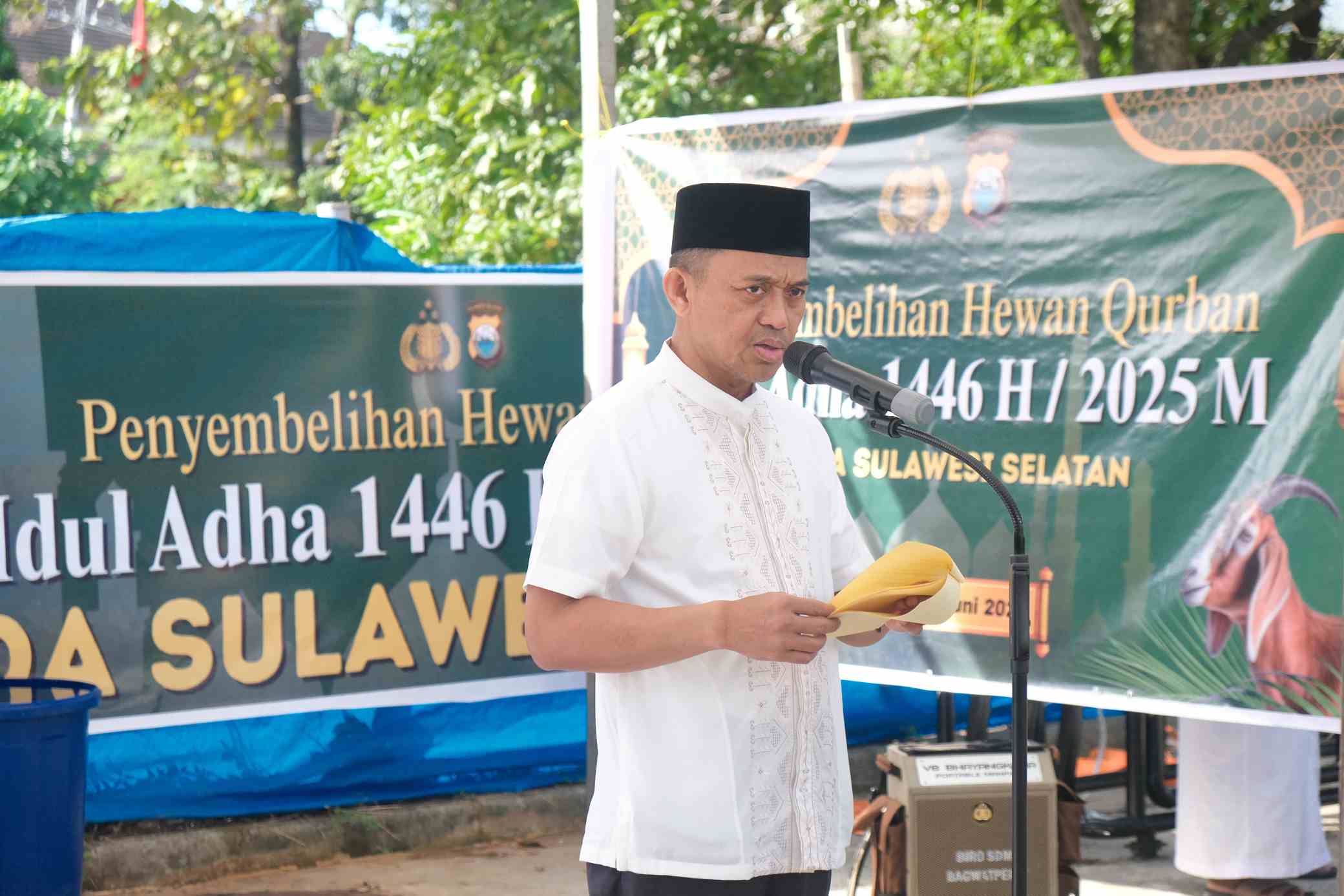Wakapolda Sulsel Serahkan dan Saksikan Pemotongan Hewan Qurban pada Idul Adha 1446 H/2025 M