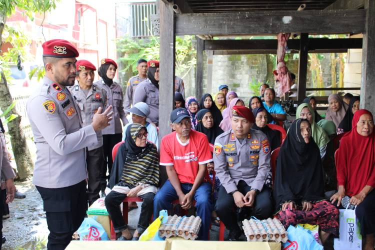 HUT ke-78 Reserse Polri, Polres Sidrap Bagikan Bantuan ke Warga Kurang  Mampu di Wala