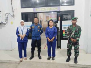 Sinergi TNI dan Damkar, Koramil 1420-02/Tellu Limpoe Gelar Patroli Siskamling di Amparita