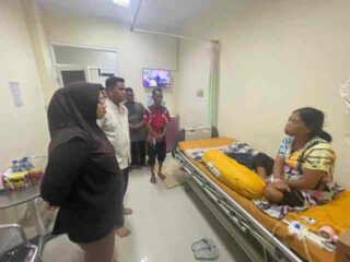 Wujud Kepedulian dan Solidaritas, Dandim 1420/Sidrap Jenguk Anggota Persit yang Sakit di RSUD Nene Mallomo