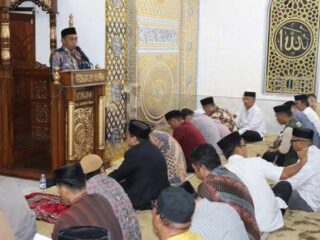 Pesan Bupati Sidrap tentang Zakat dan Sedekah Disampaikan dalam Ceramah Tarawih di Masjid Al Imam Pitu Riawa