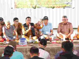 Sinergi dalam Tradisi, Bupati Sidrap Tudang Sipulung dengan Petani di Kelurahan Wala