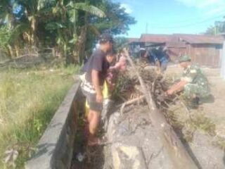 Tingkatkan Kelancaran Pengairan Sawah, Koramil 1420-01/Panca Lautang Gelar Karya Bakti Bersama Warga