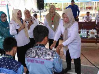 Penyaluran Vitamin dan Makanan Tambahan di SMKN 1 Sidrap: Upaya Nyata Ciptakan Generasi Sehat
