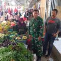 Babinsa Desa Cirociroe Pantau Ketersediaan dan Harga Bahan Pokok di Pasar Lawawoi Sidrap