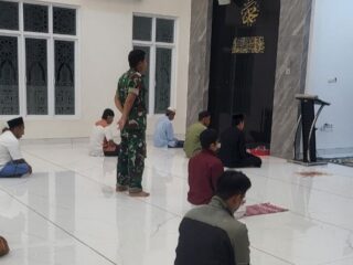 Babinsa Kodim 1420/Sidrap Laksanakan Safari Sholat Subuh Berjamaah, Pererat Kemanunggalan TNI-Rakyat