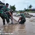 Aksi Nyata Dandim 1420 Sidrap, Turun Langsung Angkut Pasir Bangun Tanggul Penahan Banjir
