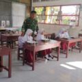 Babinsa Ramil Jajaran Kodim 1420/Sidrap Dampingi Penyaluran Makan Bergizi Gratis di Seluruh Wilayah Sidrap