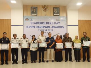 RUTAN SIDRAP RAIH DUA PENGHARGAAN PADA STAKEHOLDERS DAY: KPPN PAREPARE AWARDS DAN RELEASE APBN