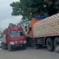Parkiran Truk Semen Depan Toko Nabila Dikeluhkan, Pengendara Makin Waswas
