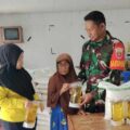 Babinsa Kelurahan Batu Lappa Pendampingi Penyaluran Bantuan Pangan Beras dan Minyak Goreng Tahun 2026