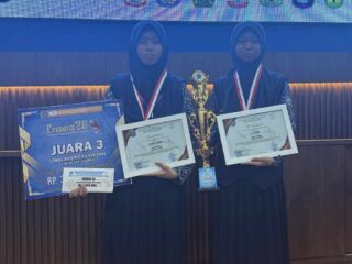 Kakak Beradik Asal SMPN 1 Pangkajene Sidrap Juara 3 Nasional di Prisma 26 Unismuh