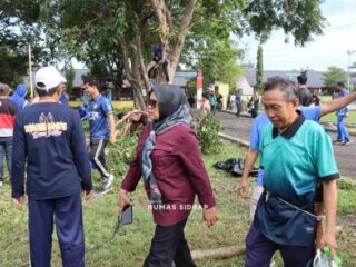 Nurkanaah Pimpin Kerja Bakti Massal, Stadion Ganggawa Bersiap Tambah Fasilitas Olahraga