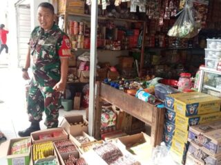 Pantau Stok dan Harga Sembako, Serma Irwan Cek Pasar Tradisional Lawawoi