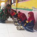 Dukung Program Pemerintah, Babinsa Jajaran Kodim 1420/Sidrap Dampingi Pelaksanaan Makan Bergizi Gratis