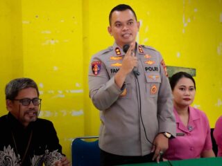 Anjangsana Hari Bhayangkara ke-80, Kapolres Sidrap Hadir Menguatkan Anggota yang Sedang Sakit