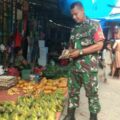 Babinsa Koramil 02/Tellu Limpoe Pantau Harga dan Ketersediaan Bahan Pokok di Pasar Amparita