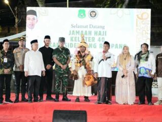 Jemaah Haji Sidrap Kloter 40 Tiba di Kampung Halaman, Disambut Haru di Rujab Bupati