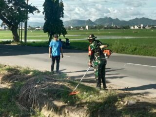 Aksi Nyata Babinsa Maritengngae Rangkul Warga Peduli Kebersihan Fasilitas Umum