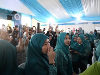 Ketua TP PKK Sidrap Hadiri Pencanangan Rekor MURI, 54 Ribu Ibu Hamil Ikuti Gerakan Minum MMS