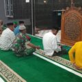 Babinsa Kodim 1420/Sidrap Perkuat Komsos Lewat Safari Salat Subuh Berjamaah