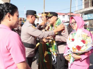 Tiba di Polres Sidrap, AKBP Indra Waspada Disambut Tari Paduppa