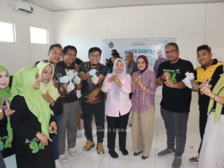 75 Anak Ikuti Sunatan Gratis di Passeno, Wabup Nurkanaah Apresiasi Semangat Berbagi