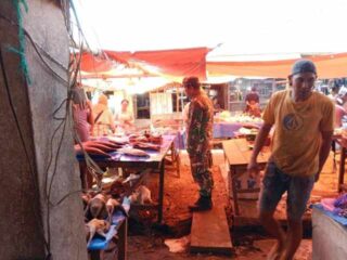 Pelda Japar Pantau Ketersediaan dan Harga Bahan Pokok di Pasar Sentral Amparita