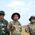 Langit Sidrap Bergemuruh! Prajurit Kostrad Terjun dari Ketinggian, Aksi Spektakuler Warnai Kanyuara