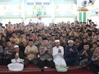 ​Dekatkan Diri ke Warga, Kapolres Sidrap Gelar Jumat Keliling di Masjid Agung