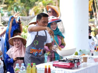 Serunya Bupati Sidrap dan Istri Adu Racikan Nasi Goreng Ramaikan Hari Jadi ke-357 Sulsel