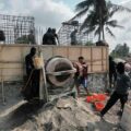 Percepat Pembangunan Jembatan Gantung Sipodeceng, TNI dan Masyarakat Laksanakan Pengecoran Beton Block Anchor