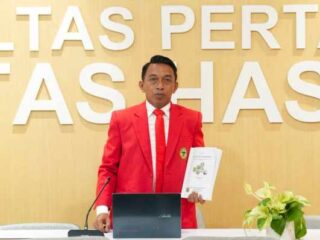 Di Tengah Kesibukan Memimpin Sidrap, Bupati Syaharuddin Tuntaskan Seminar Hasil Doktoral di Unhas